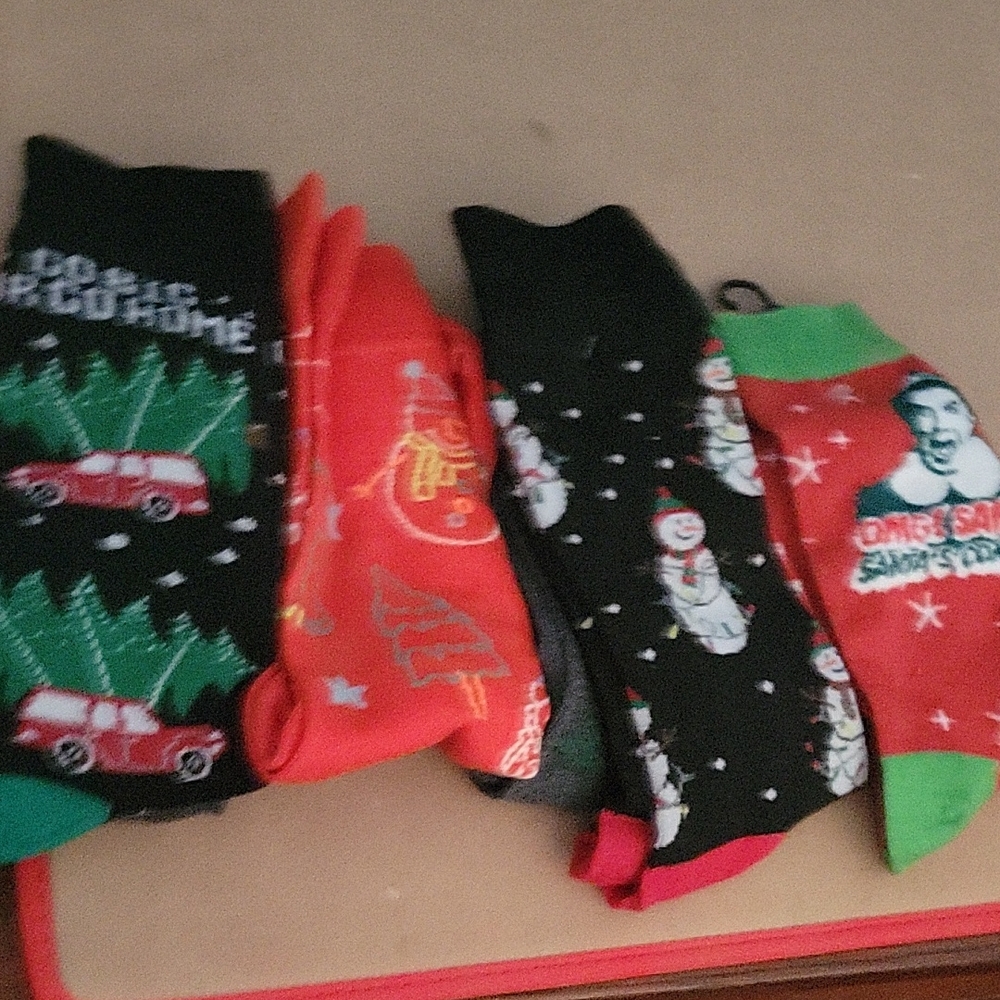 6 Pairs Mens NEW Christmas Socks Elf, Trees Mens 6‎ -12 Stocking Stuffer A39
